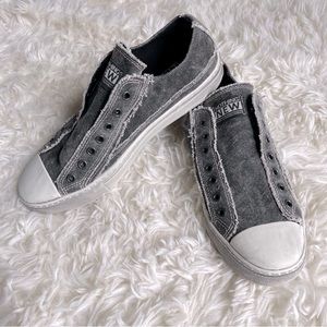 Nothing New Wave Slip on Sneakers 7.5